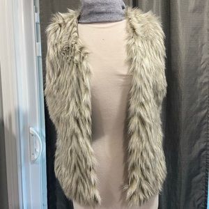 Faux fur vest Sz meduim